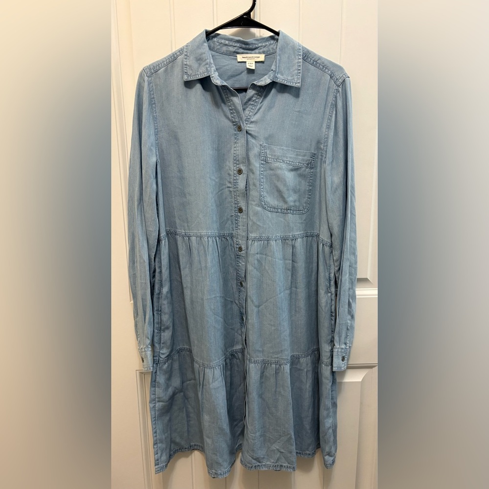 Beachlunchlounge Chambray Shirt Dress. Woman’s size Small. Made of 100% Lyocell.
